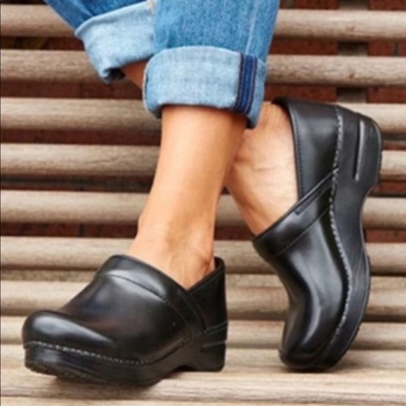 Dansko Shoes - Dansko Professional Black Leather Clogs Size 42 EU 10.5 / 11 US